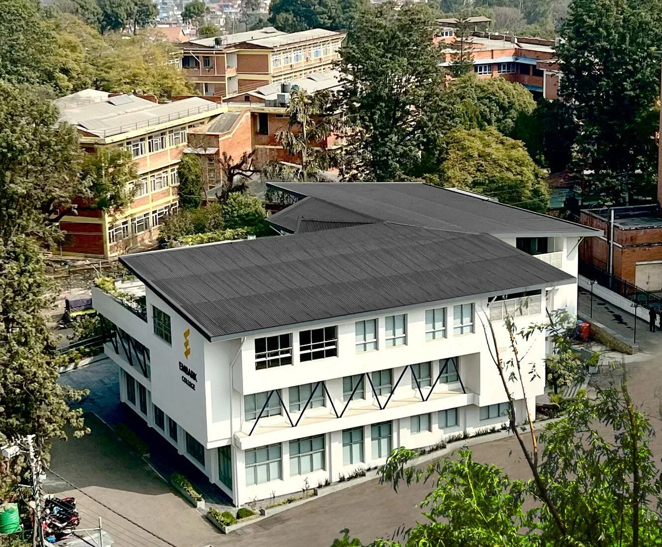 Embark College gallery image 1